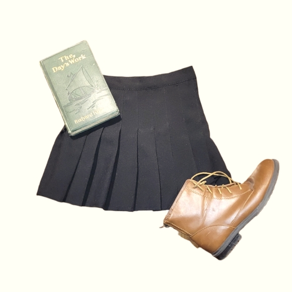 XIN YIZU WEARS Dresses & Skirts - Academia pleated mini skirt.